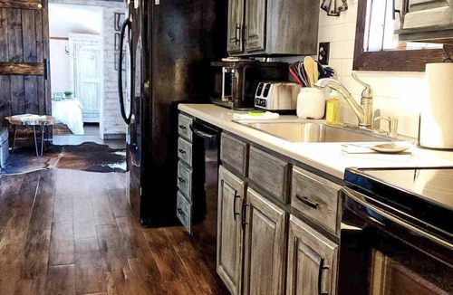 Fort Worth Cabin | A Little Piece of Country Cabin Retreat
