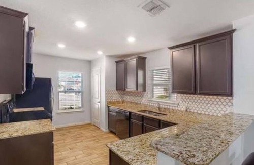 Southside House | A modern-family home, just 10 minutes from downtown & 12 minutes from Lackland.