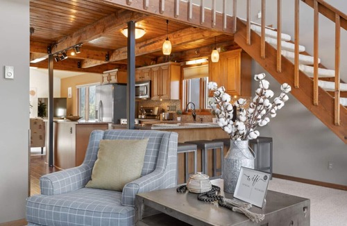 Sturgis Cabin | A private, breath-taking cabin experience you won`t forget!