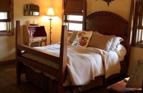 Ennis House | A Romantic, Family And Pet Friendly Guest House.