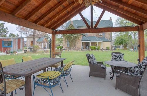 Waxahachie Cottage | A Romantic Stone Cottage built in 1894