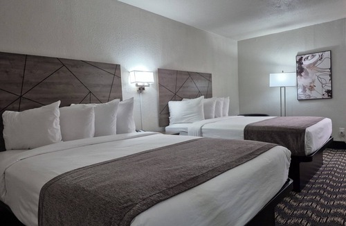 Abilene Hotel | Abilene Whitten Inn