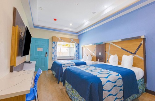George Bush Park/Eldridge Hotel | Accommodating Villa for Families, Close to Local Attractions - 4 Rooms!