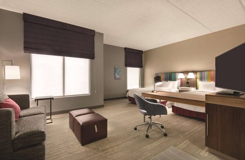 US 290 Hotel | Accommodation for Big Groups | Pet-Friendly | Free Onsite Parking Available