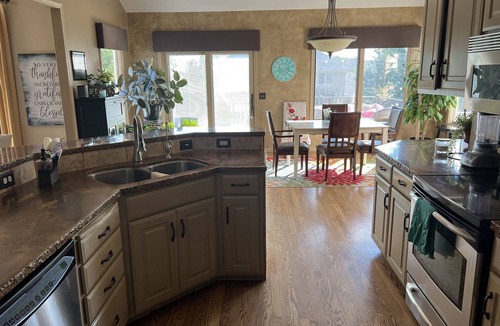 Papillion House | 🌟ACTIVE FAMILIES DREAM🌟hot-tub, b-ball, sauna, fire-pit, trampoline + game room!