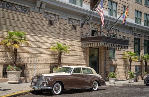 Goose Hollow Apartment | ADA Elegance Awaits In Prime, Timeless Location