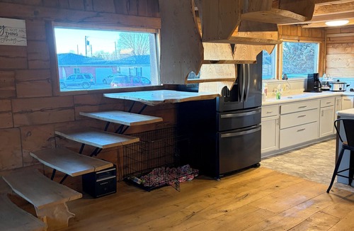 Valentine House | Adorable 3-bedroom Home with Heat and AC in charming Valentine