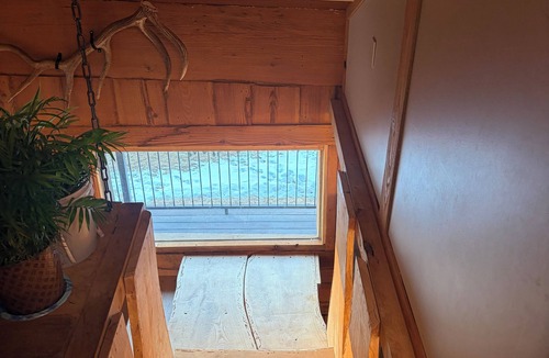 Valentine House | Adorable 3-bedroom Home with Heat and AC in charming Valentine