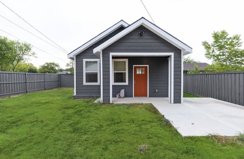 Oak Cliff House | ADU Washer and Dryer Kitchen Walk Bishop Arts