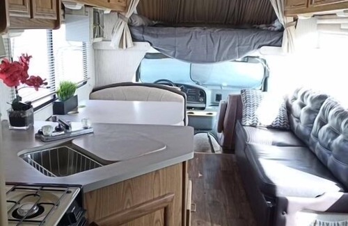 Southwest Meade RV Rental | Adventure Awaits! Spacious Camper, Off-Grid Experience