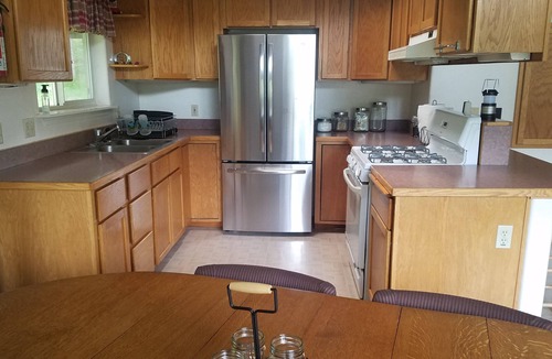 Fruitland Cabin | ADVENTURE AWAITS! Walk to Lake Roosevelt From a Cabin in the Woods.