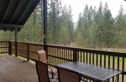 Fruitland Cabin | ADVENTURE AWAITS! Walk to Lake Roosevelt From a Cabin in the Woods.