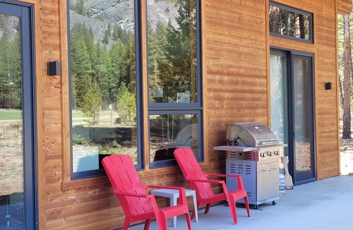 Mazama House | Adventure Outpost-Ski, Hike or Bike Out the Door!