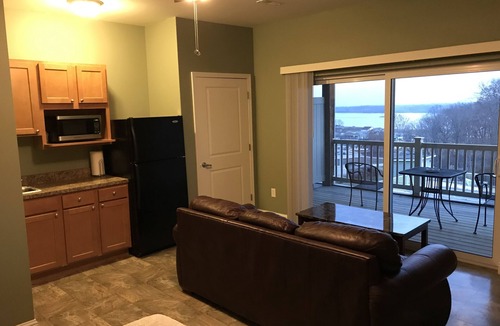 Grafton Condo | Aeries Villas 311 A Perfect Weekend Getaway! Condo With Great River Views! Pool!