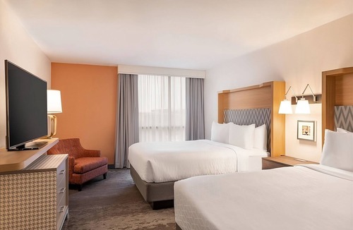 Fort Worth Hotel | Affordability Meets Comfort! Two Comfortable Units, Indoor Swimming Pool!