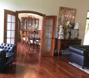 Quincy Villa | Affordable Luxury Mansion