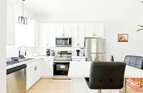 Galena Park Apartment | Affordable Luxury. New 3BR/2BA Near Downtown . Mins from IAH & Hobby Airport