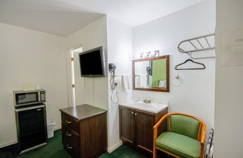 Macon Hotel | Affordable Macon Stay w/Breakfast | Outdoor Destinations | Free Wi-Fi & Parking