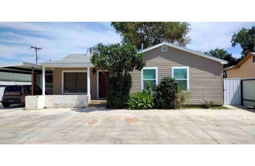 Lubbock House | Affordable + Pet Friendly 1 BR + sofa bed/1BA #B
