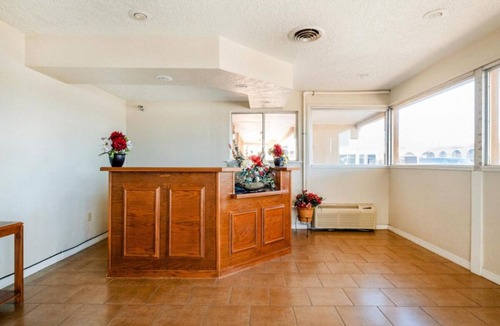 Elk City House | Affordable Stay! FREE Parking, Close to Ackley Park and National Route 66 Museum