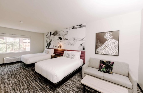 St. Paul Square Hotel | Aiden San Antonio Riverwalk