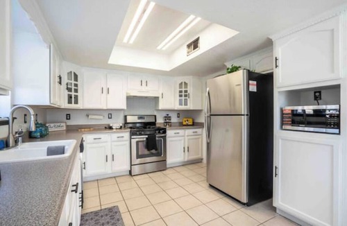 Biggs Field Villa | Air Hockey, Pool, Fireplace, Basketball, & more!