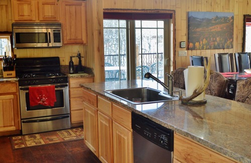 Albany Cabin | Albany Lodge, Aspen Creek Cabin is located in Albany. For Sale By Owner