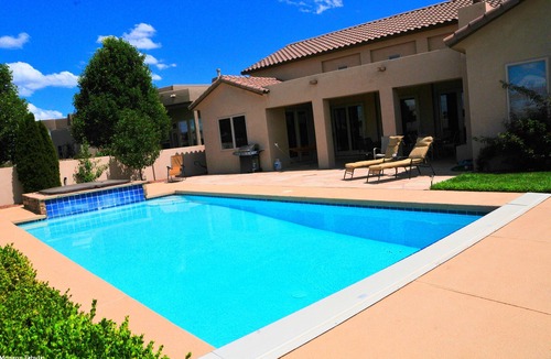Nor Este House | Albuquerque Home w/Heated Pool & Hot Tub Near Balloon Fiesta