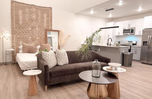 Old East Dallas Apartment | Alluring Studio - DT - DeepEllum - LowerGreenville