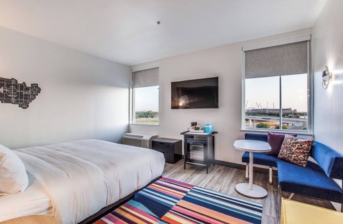 North Arlington Hotel | Aloft by Marriott Dallas Arlington Entertainment District