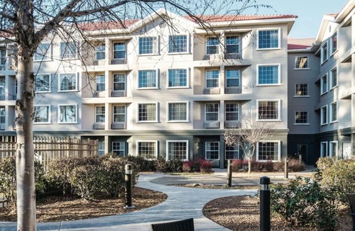Woodlands Village House | Always a Great Idea To Unwind! 3 Family-Friendly Units, Pool, Free Breakfast