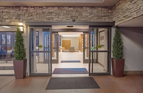Downtown Denver Hotel | Always a Great Idea To Unwind! 3 Relaxing Units, Near Denver Zoo, Pet-Friendly