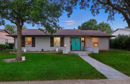 Garland House | Amazing 4BR 2Bath Home w Hot Tub Pool & Game Room