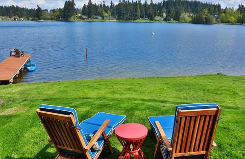 Clinton Apartment | Amazing Lake-Level Ground Floor Apartment Sleeps 6