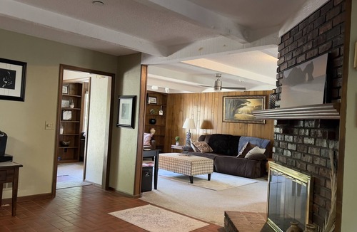 Overland Park House | Amazing large New Private House - 1G goog Wifi