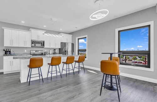 Port Huron Apartment | Amazing Loft overlook Overlooking DT Port Huron!