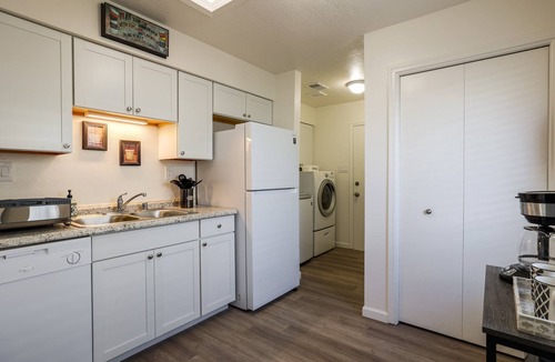 Cibola Addition Apartment | Amazing Sandia Foothills Retreat Offering Hiking, Biking, and Stunning Views