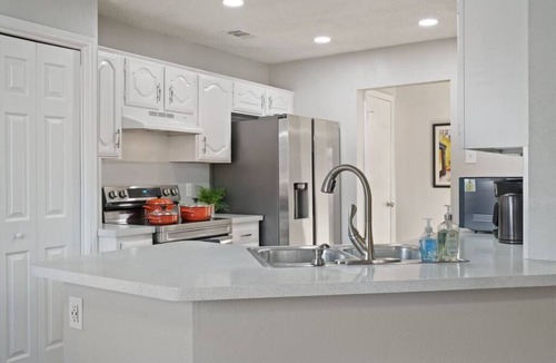 Lewisville House | Amber - Hot Tub | Mini Golf | Playset | Game Room!