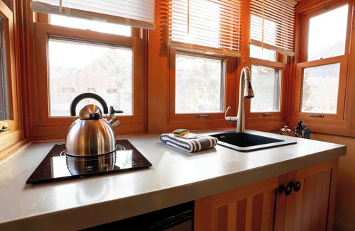 Lyons Resort | American Aspen – Experience Tiny Living at Its Coziest Near Estes Park & Boulder