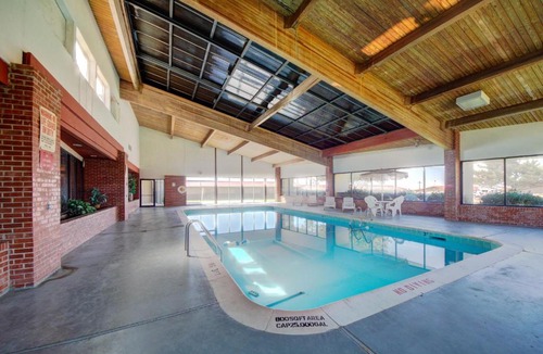 Perry Hotel | American Best Inn By OYO I-35 Perry near Lake McMurtry