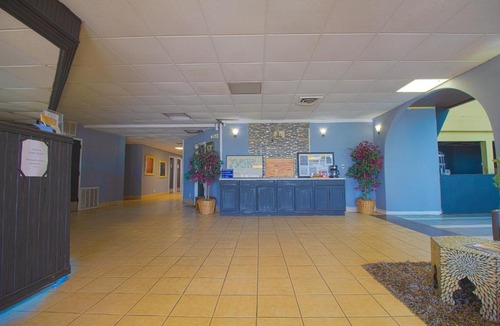Perry Hotel | American Best Inn By OYO I-35 Perry near Lake McMurtry