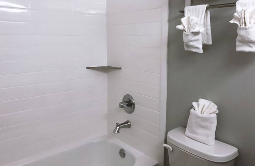 Arena District Hotel | Americas Best Value Inn & Suites San Antonio Arena District