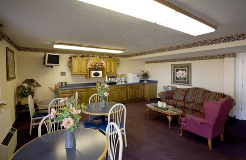 Litchfield Hotel | Americas Best Value Inn Litchfield