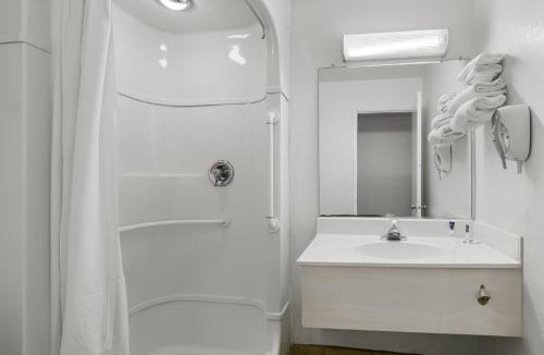 Highlands Hotel | Americas Best Value Inn - Lincoln Airport