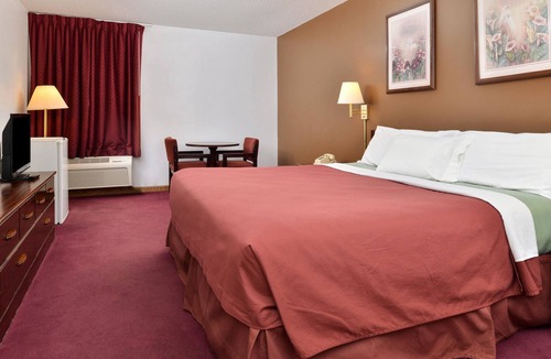 Beardstown Hotel | Americas Best Value Inn Beardstown