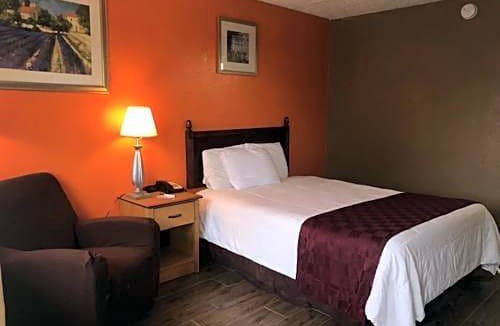 Bonanza Hotel | Americas Best Value Inn Laredo