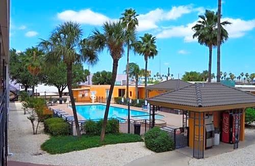 Bonanza Hotel | Americas Best Value Inn Laredo