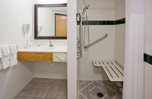 Osceola Hotel | AmericInn by Wyndham Osceola