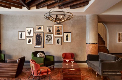 Downtown El Paso House | An Inviting and Lavish Queen Room! With Bathtub