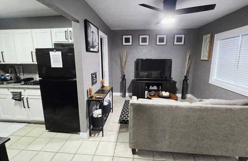 Baytown Apartment | Apt#5 Quiet comfortable place near chemical plants